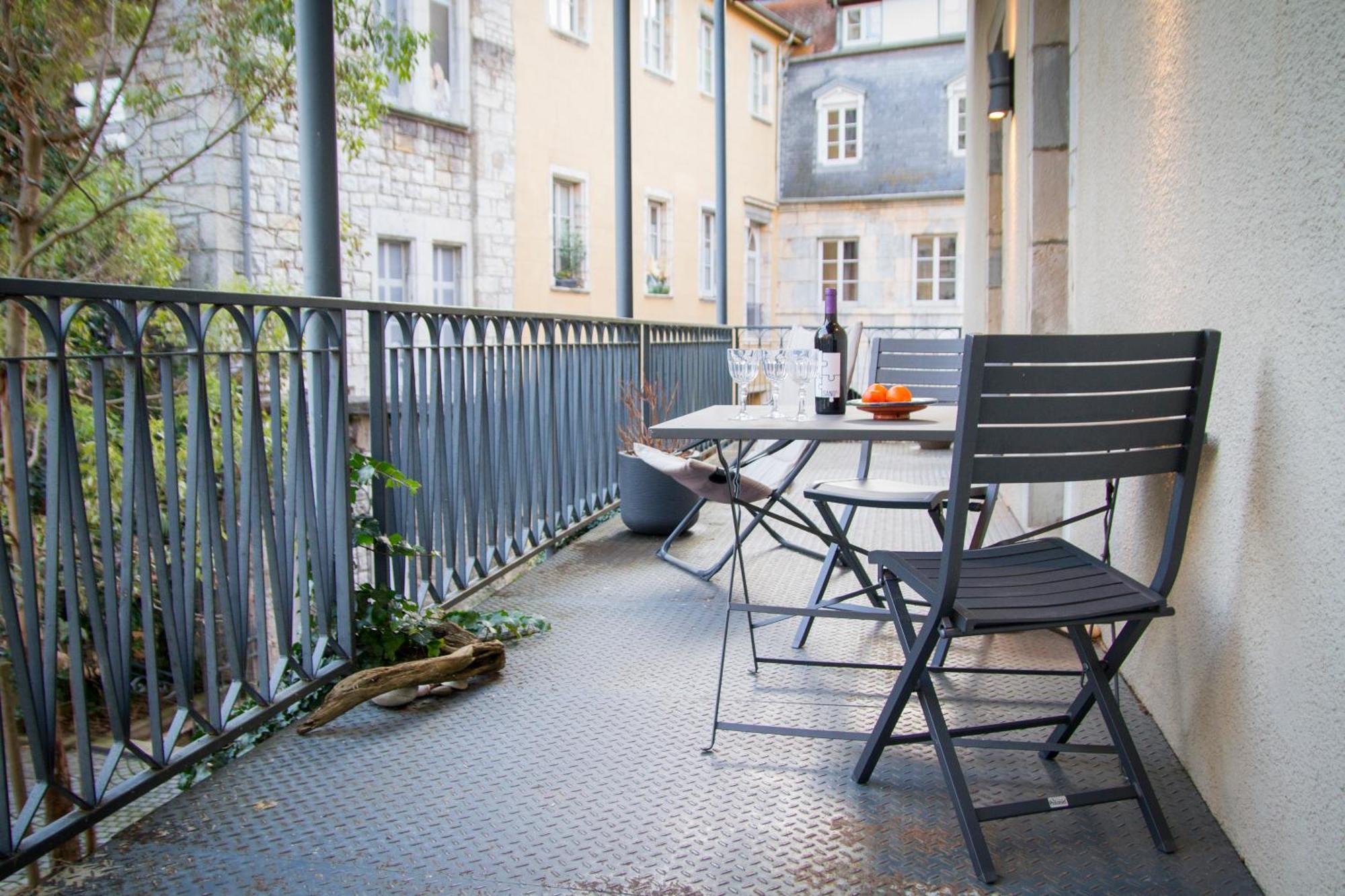Ferienwohnung Le Select - Hypercentre Standing Wifi Besançon Exterior foto