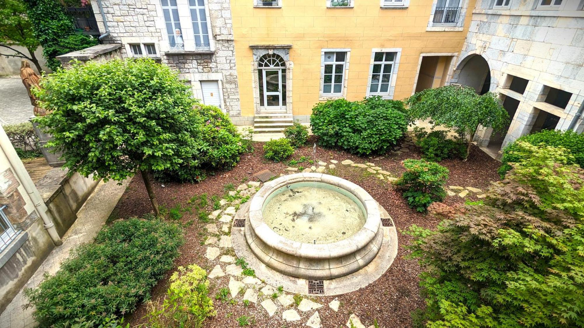 Ferienwohnung Le Select - Hypercentre Standing Wifi Besançon Exterior foto